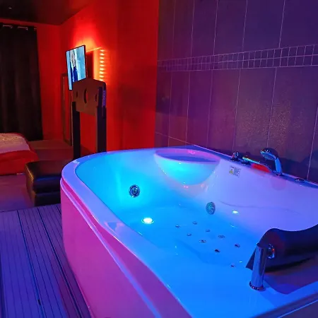 The Red - Room, Balneo & Sauna Prives Lejlighed