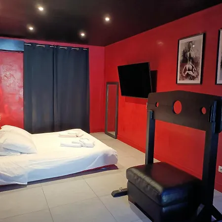 Lejlighed The Red - Room, Balneo & Sauna Prives *