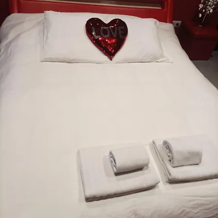 The Red - Room, Balneo & Sauna Prives Mauguio